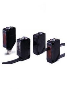 Cảm biến quang Omron E3Z-D62 2M (phản xạ khuếch tán)